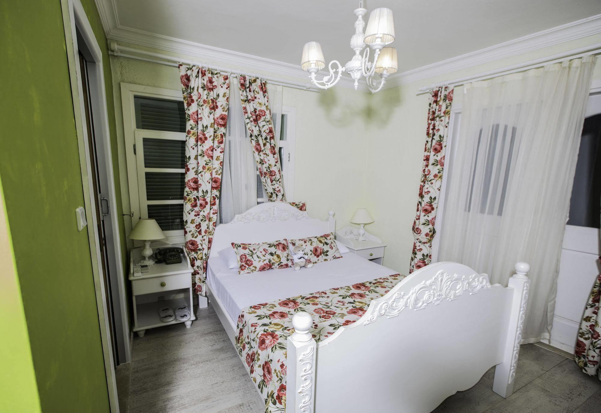 The White Hotel Alacati Exterior foto