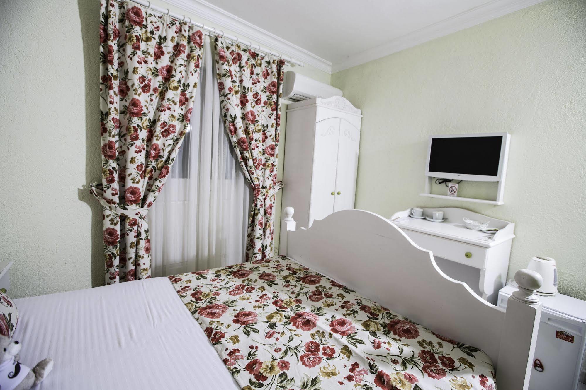 The White Hotel Alacati Exterior foto