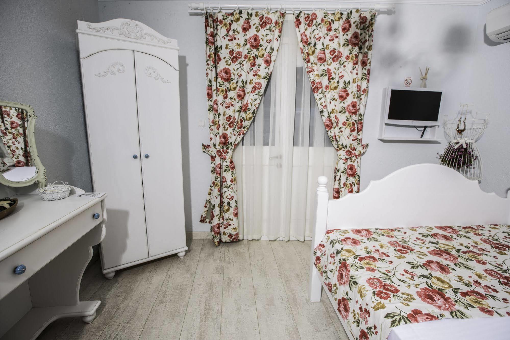 The White Hotel Alacati Exterior foto