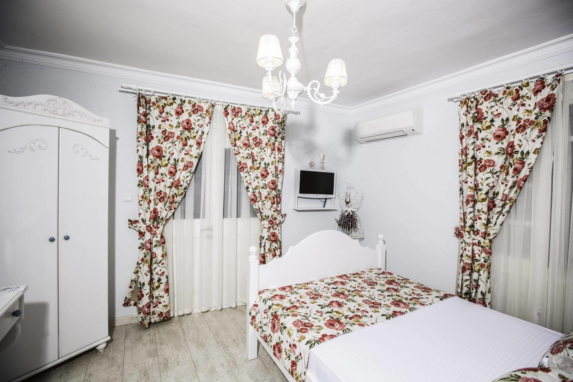 The White Hotel Alacati Exterior foto